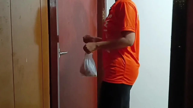 Bhooki Pyaasi Swiggy Delivery Girl Bache Ko V Nahi Choda