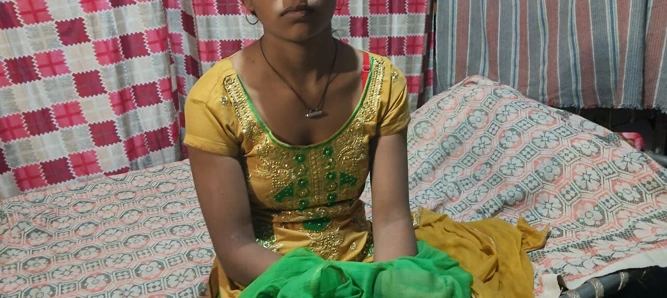 Hintli köylü kız sert sikişiyor