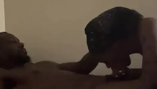 Bir arkadaşım geldi ve iş konuştuk