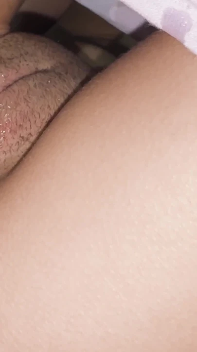 Sıkı 18 götüm için aşırı sert anal - ilk büyük yarağım neredeyse beni kırıyor (bana ücretsiz nudes ekle) | Klip 2