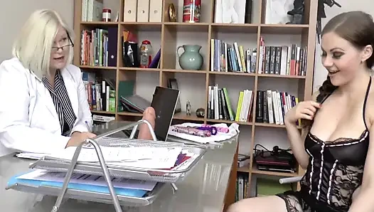 Dr. Lacey ve ateşli erkek delisi