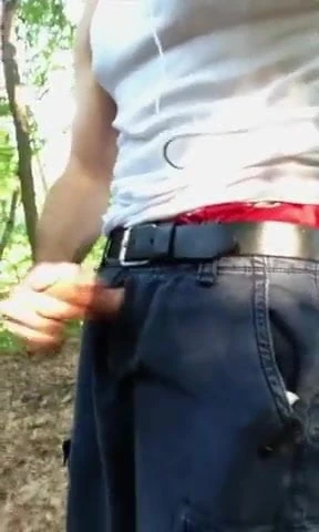 Benim horoz dışarı yürüyüş, sarkma ve cum ile mastürbasyon