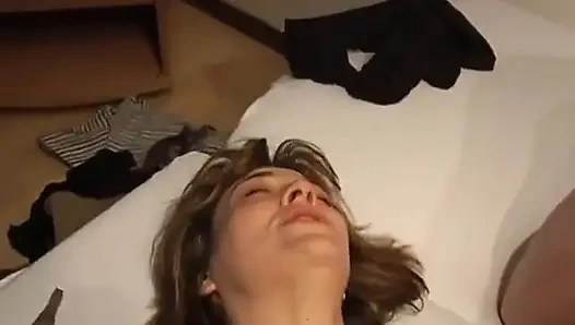 Alman amatör çift kamera önünde seks yapmaya cesaret ediyor