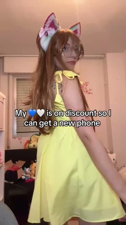 Tatlı cosplay bebeği