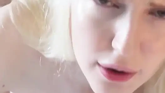 Seksi üvey kız kardeşimi sikiyorum yüzüne boşalıyor