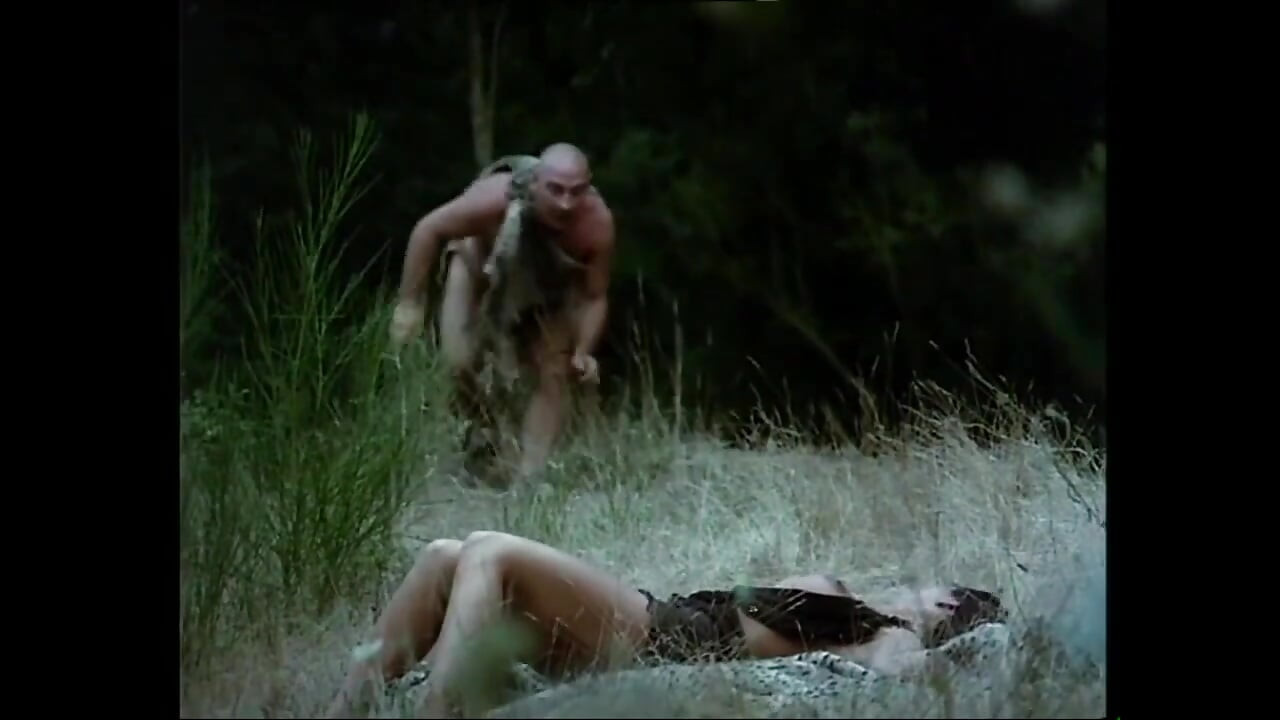 İtaatkar sarışın kadın döl yutana kadar sert yüz sikişi (tam porno film)