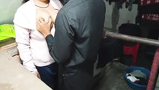 Thand mein maja aaya gand maar kar chut Mari chhati lagaye