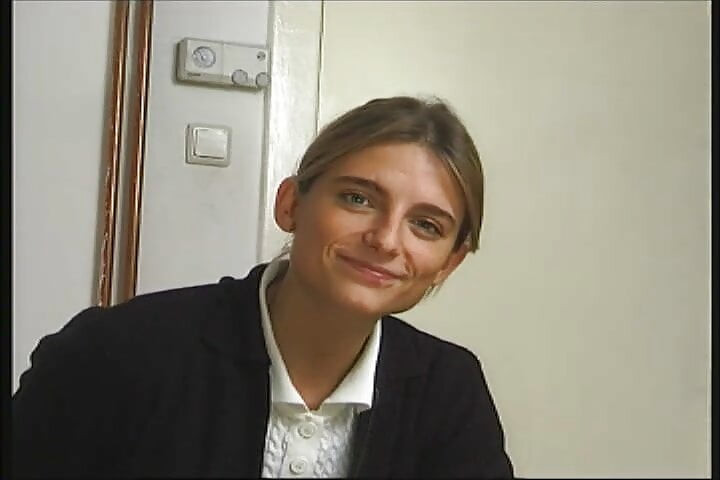 18 yo çok tatlı kız parmak ona kedi