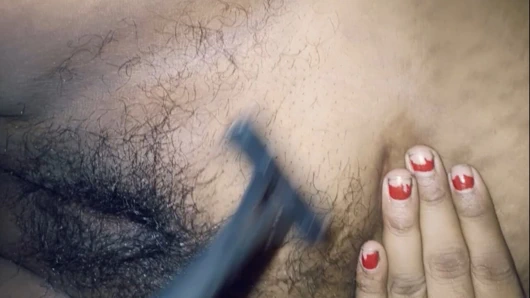 Hintli kadın kıl kesim vidoe