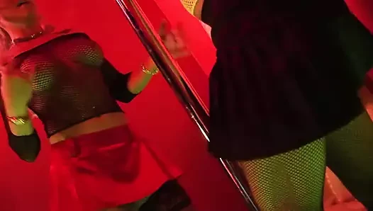 Cindy Behr ve Karen Woods ile sapphic seks orta yaşlı seksi kadın