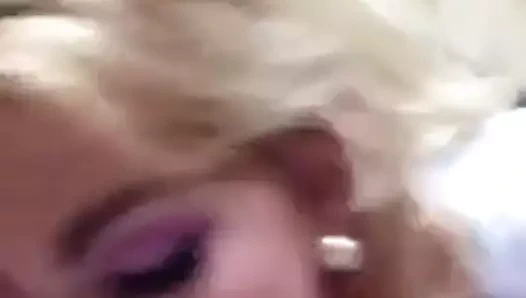 Sarışın chav bebek emme büyük horoz pov