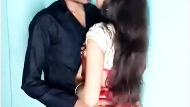 Arkadaşımı büyük bir zorlukla siktim ve onu boşalttim