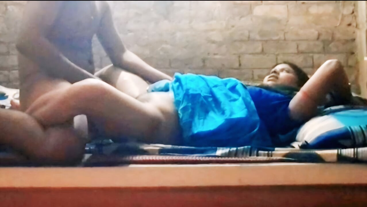 Indian Bhabhi First Time Video New Girls Bar Chudai Video For Her
