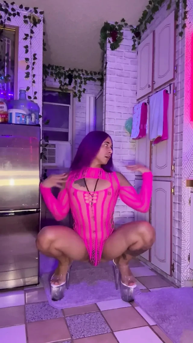 Strawberry Shortcake Striptiz Dansı