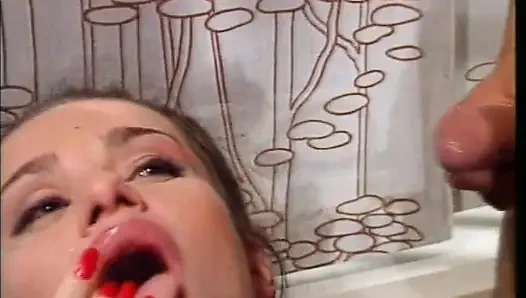 Klasik porno büyük boşalmalarla geliyor
