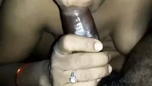 Parosh wali aunty ne mera lund chusi