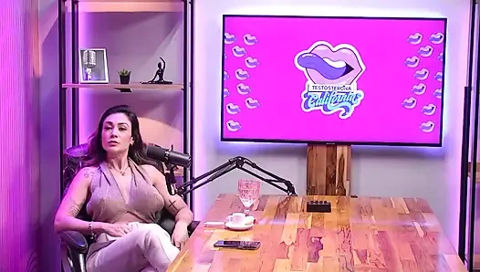 Ateşli orta yaşlı seksi kadın ve fantezileri