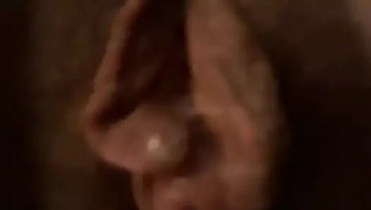 Kız benim sikimi emmekten aptal ıslanıyor. damlayan gıcık