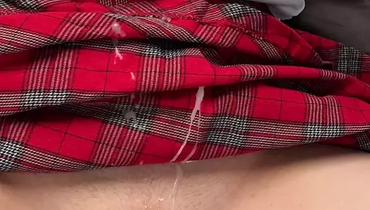 Amigo kız sakso çekiyor ve dölleniyor