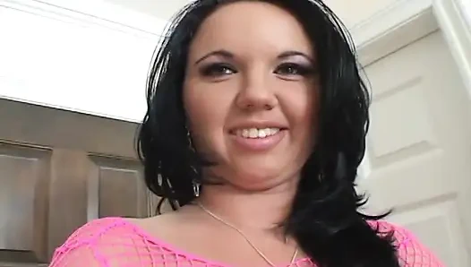 Seksi kaltak ateşli bir grup seksten sonra yüzünü dölle kaplıyor