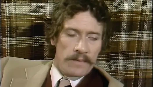 Lezbiyen Aşıklar Kendilerini Yalıyor