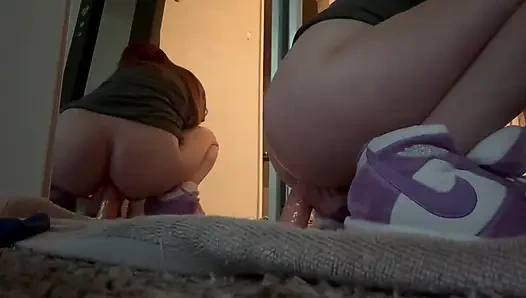 Amcık oyunu anal oyun ve sigara fetişi