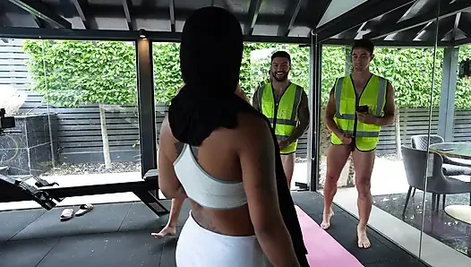 Hijabi Gangbang DP Yasminakhan Dört Canavar Penis Tarafından Penetre Edildi
