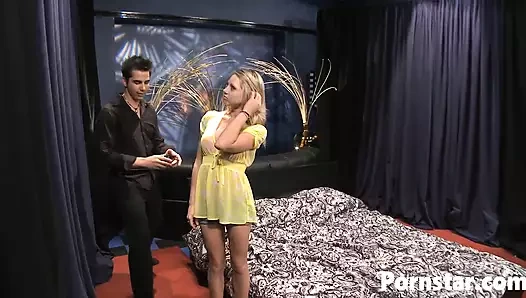 Ateşli porno yıldızları Shawna Lenee ve Tory Lane üçlü seks yapıyor