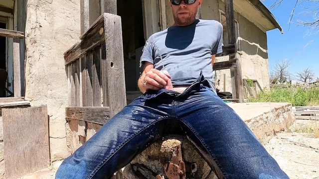 Поездка с писсингом 5 - Город-призрак