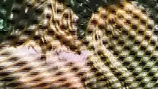 Heißer Pool-Sex in weißen Panties