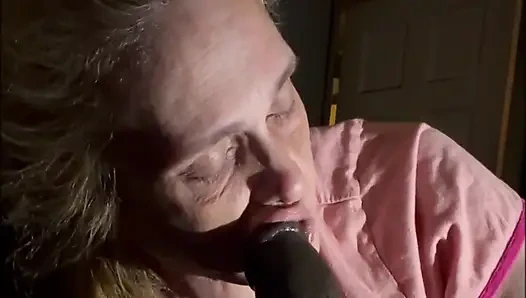 Headrietta: büyük zenci yarağının ruhunu emiyor