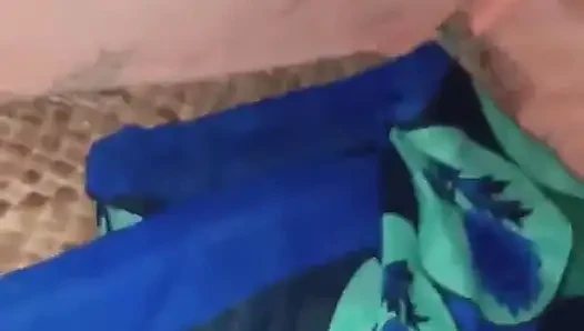 Üvey erkek kardeşim amcığımdan suyu çıkardı