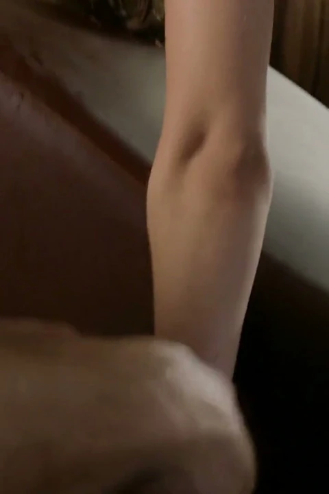 Ateşli evli kadın Kimmy Granger bağlanıyor ve sikiliyor