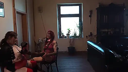 Puttana Fumatrice Jissi Scopa I Miei Cuccioli