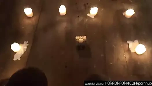 Horrorporn - şeytani busty toplu iğne başı