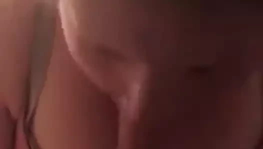 Şaşırtıcı olgun tombul yutmak