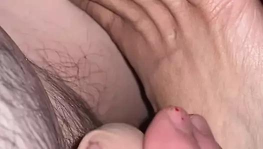 Naelor melove seksi uzun ayak parmaklarına boşalıyor