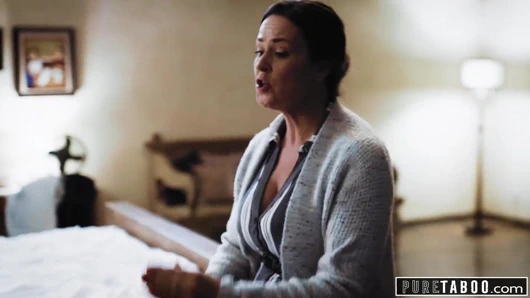 Saf tabu, kyler quinn üvey anne ve üvey babasıyla yakalandı