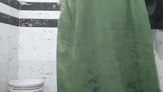 Ateşli banyo arka taraf priya bhabi