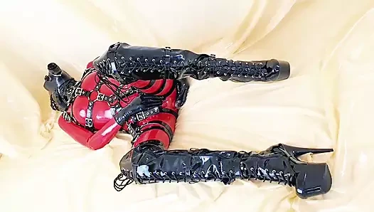 OnlyFans fragman - entegre vajinal ve anal prezervatifli kırmızı lateks kedi kıyafetim!