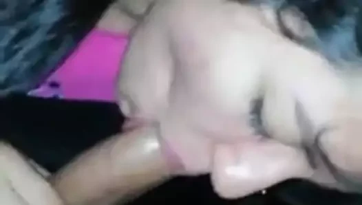 Esposa mexicana mamando