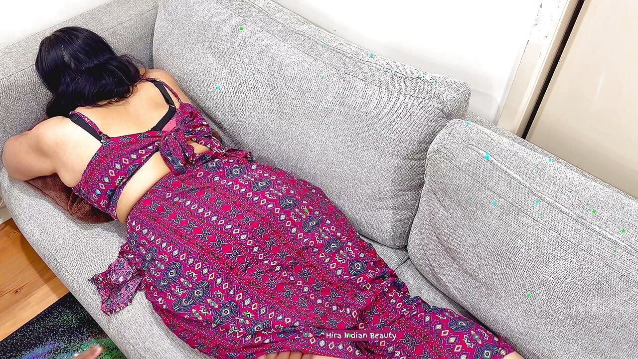 Hintli masaj seksi - ateşli evli kadına şehvetli bir şekilde devar tarafından masaj yapıyor - ateşli yağ masajı - anal sikiş - yüksek sesle romantizm