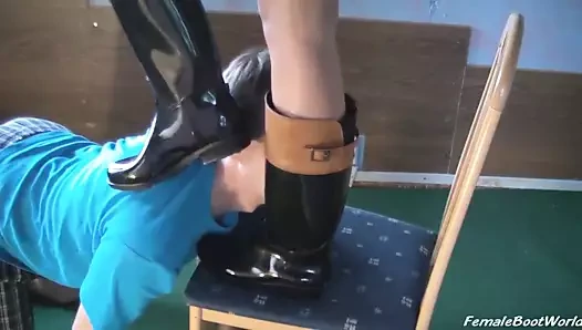 Booted kız için köle