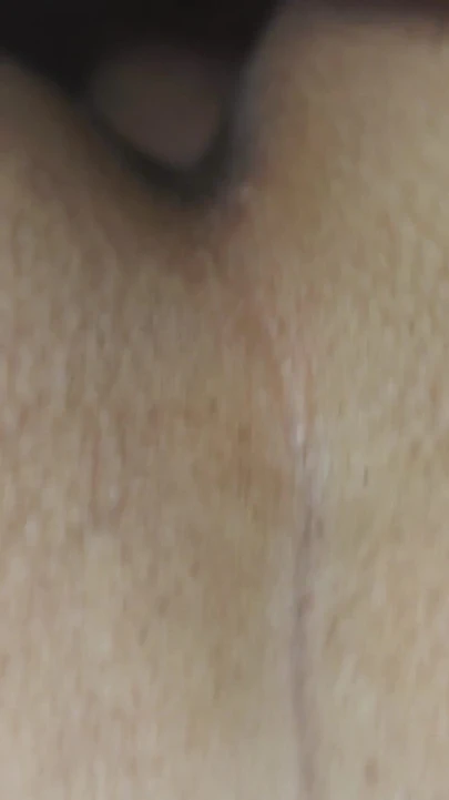 Olgun kadın bana oral seks yapıyor ve sonra onu sikmemi istiyor | Klip 2