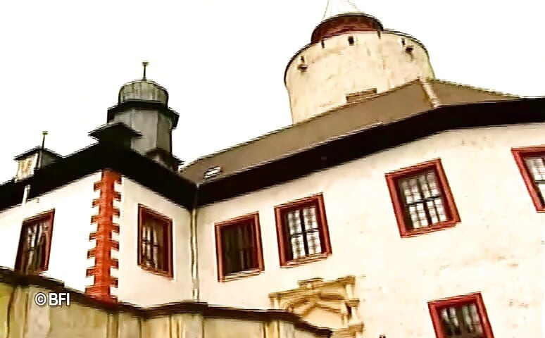 Rahibe kıllı amından sikiliyor