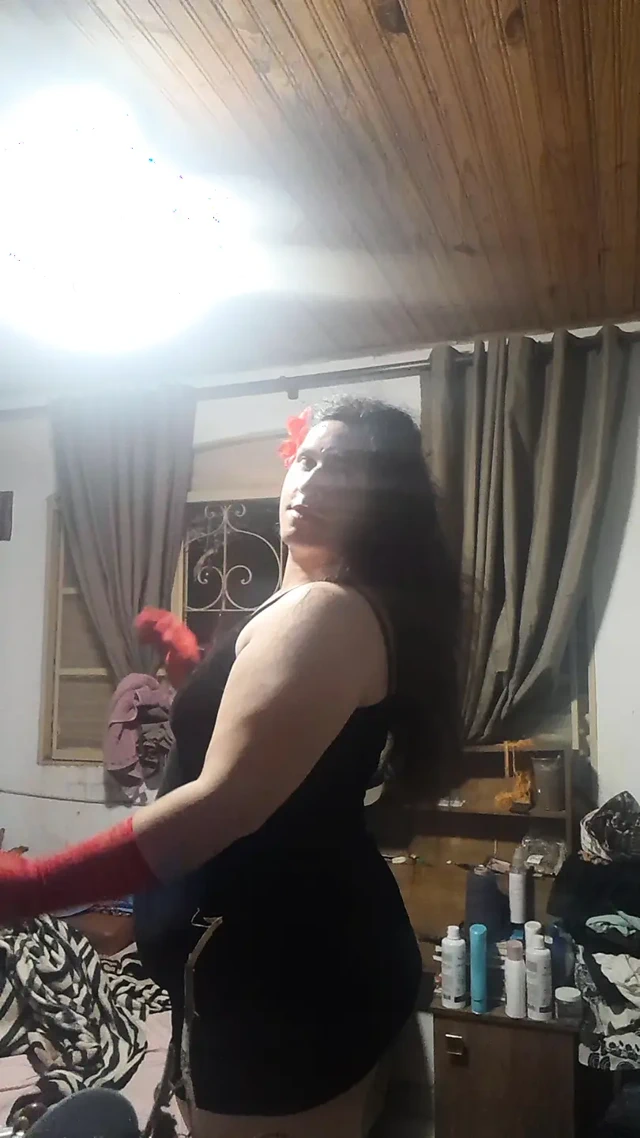 Salvador Bahia'nın kabaresinden ateşli fahişe