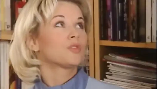 Seksi sarışında büyük olgun yarak