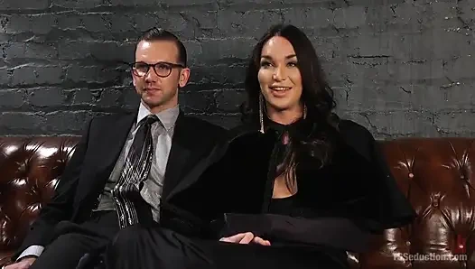 Dul kadın ikinci bölümde yürüyor