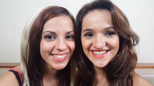 Kassia Bale ve Giovana Gusman'ın ateşli öpücükleri