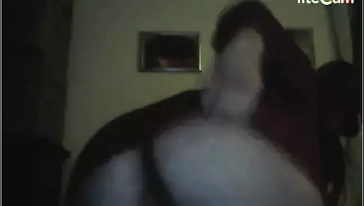 MİLF gösterir onu yağ flep